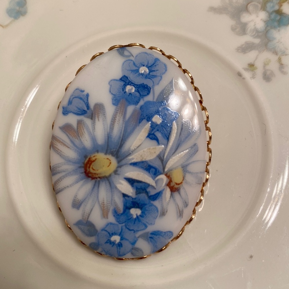Vintage floral ceramic brooch in gold metal setting hand painting 1 3/4 x 1 1/4”
